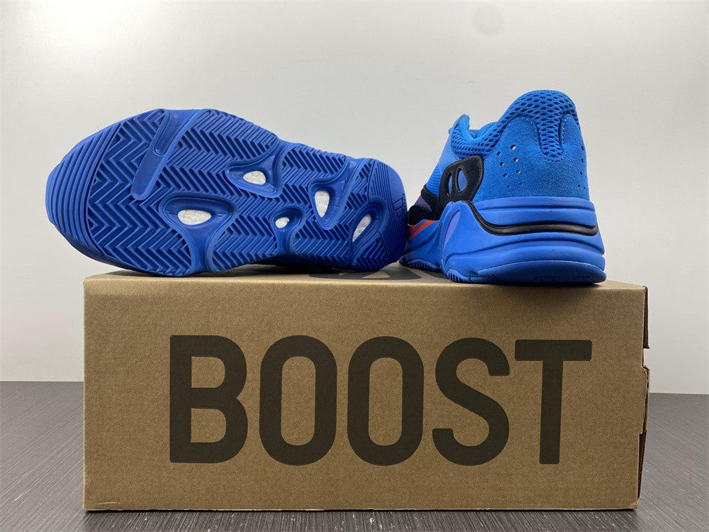 adidas Yeezy Boost 700 Hi-Res Blue – Baskets Running Rétro-Futuristes
