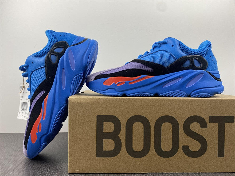 adidas Yeezy Boost 700 Hi-Res Blue – Baskets Running Rétro-Futuristes
