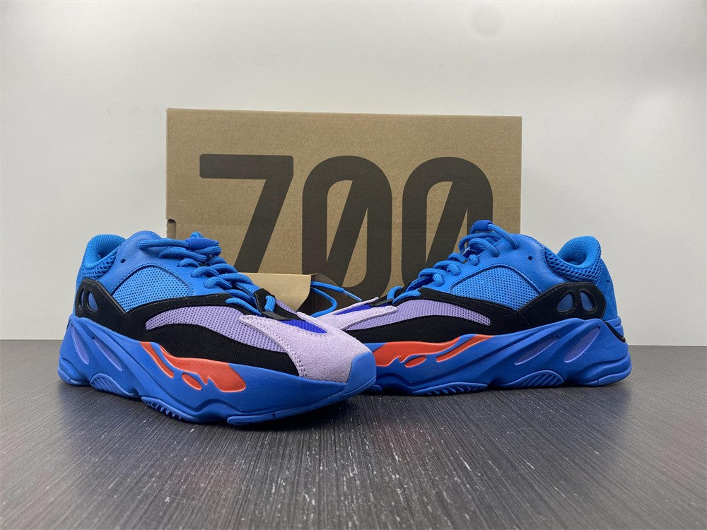 adidas Yeezy Boost 700 Hi-Res Blue – Baskets Running Rétro-Futuristes