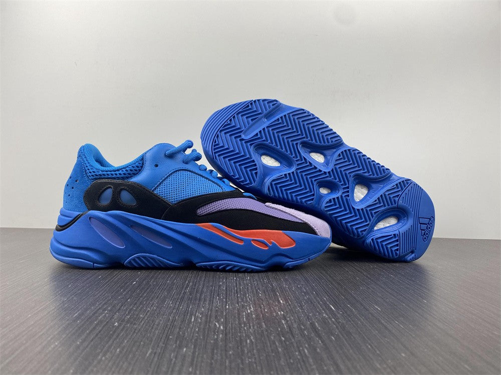 adidas Yeezy Boost 700 Hi-Res Blue – Baskets Running Rétro-Futuristes